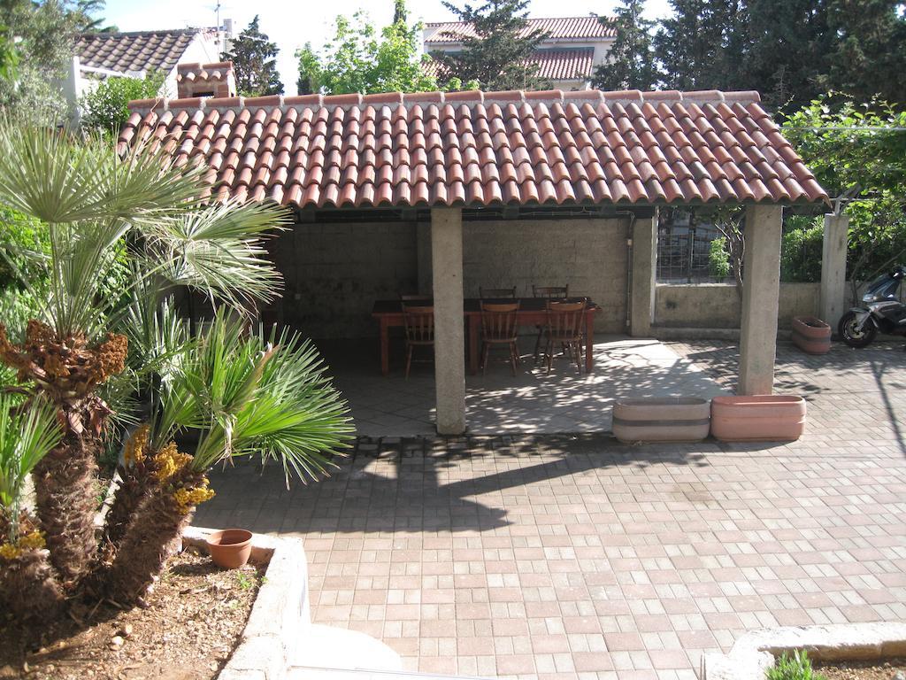 Apartmani Emilio Novalja Exterior foto