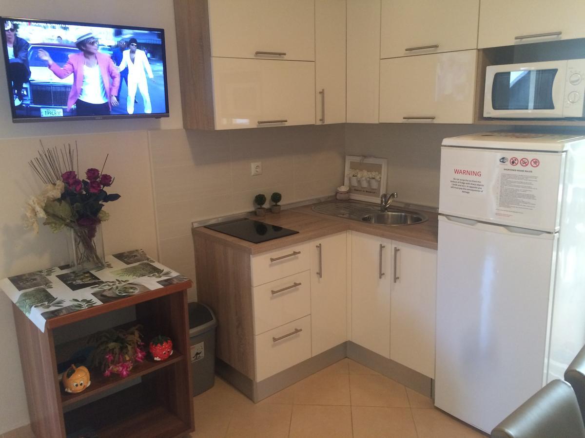 Apartmani Emilio Novalja Exterior foto